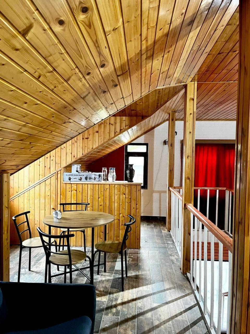 Nino & Irodi'S Guest House Kutaisi Exterior foto