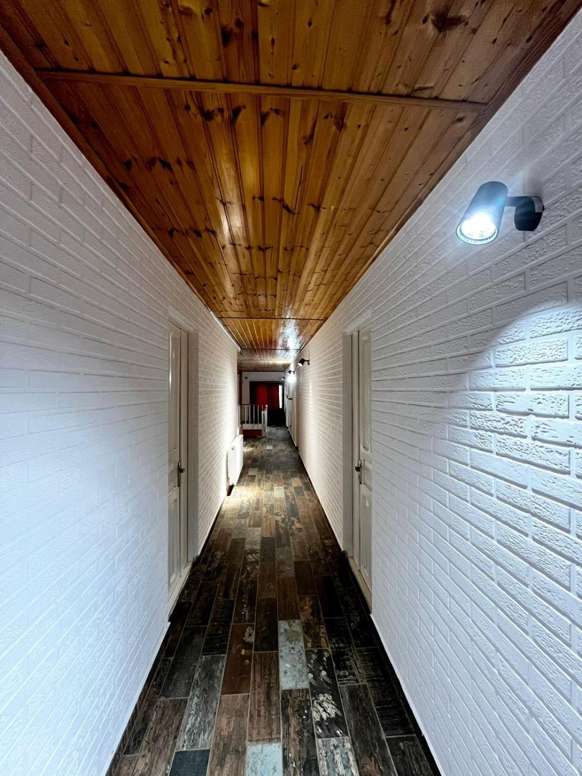 Nino & Irodi'S Guest House Kutaisi Exterior foto