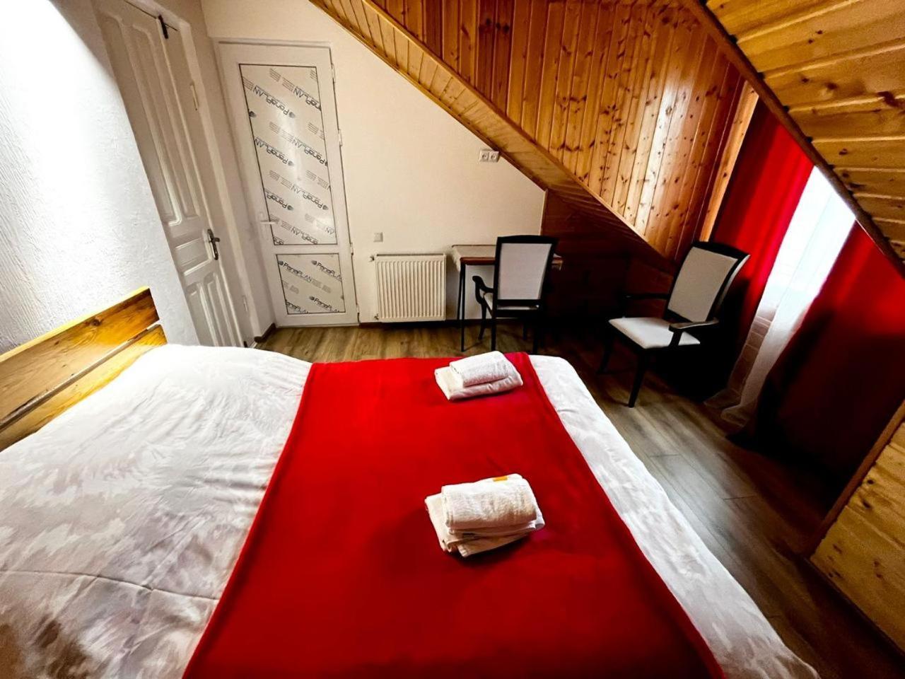 Nino & Irodi'S Guest House Kutaisi Exterior foto